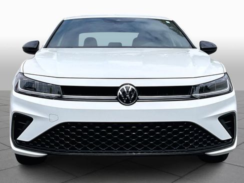 Used 2025 Volkswagen Jetta Sport image 4