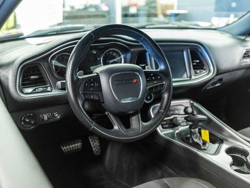 Used 2017 Dodge Challenger R/T Scat Pack w/ Driver Convenience Group RWD image 15
