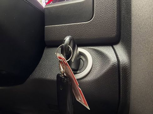 Used 2018 RAM 1500 ST w/ SXT Appearance Group AWD/4WD image 27