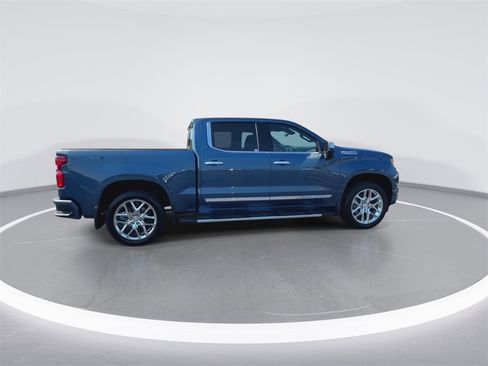 Used 2024 Chevrolet Silverado 1500 High Country w/ High Country Premium Package image 9