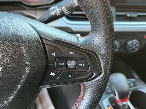 Used 2024 Chevrolet Trax RS w/ Sunroof Package image 26