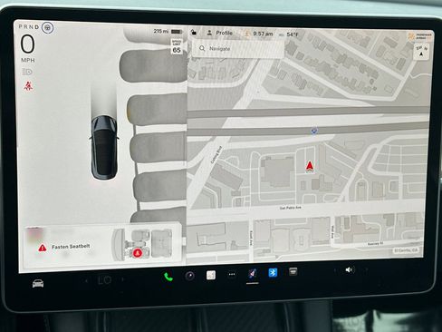 Used 2023 Tesla Model 3 Standard Range image 29