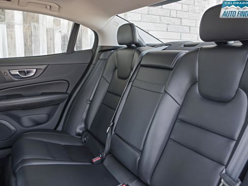 Used 2021 Volvo S60 T6 Momentum AWD/4WD image 25