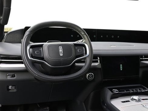 New 2025 Lincoln Navigator Reserve w/ Jet Appearance Package image 12