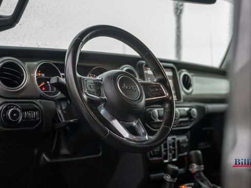 Used 2022 Jeep Wrangler Unlimited Sahara AWD/4WD image 11