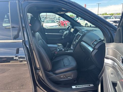Used 2017 Ford Explorer Sport w/ Equipment Group 401A AWD/4WD image 37