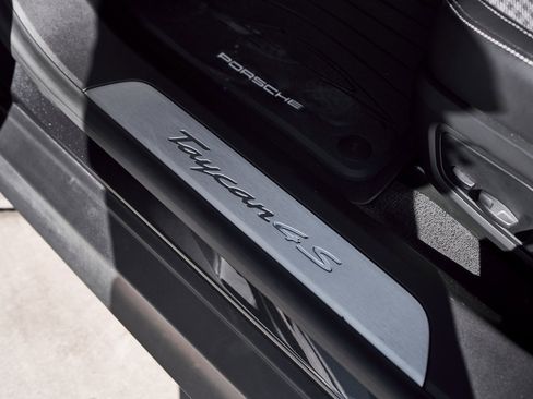 Used 2025 Porsche Taycan 4S w/ Premium Package image 33