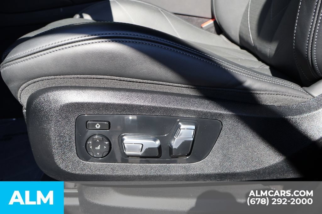Used 2025 BMW XM AWD/4WD image 14