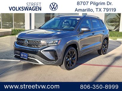 Used 2023 Volkswagen Taos SE w/ Panoramic Sunroof Package