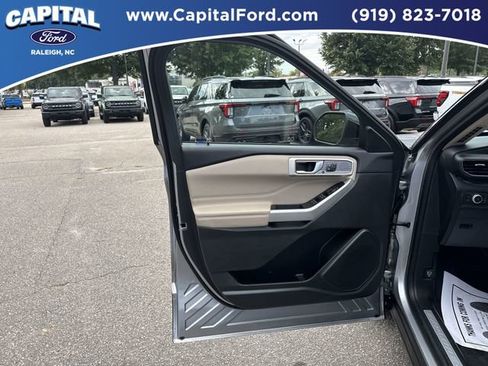 Certified 2022 Ford Explorer Limited w/ Hybrid Equipment Group 310A image 19