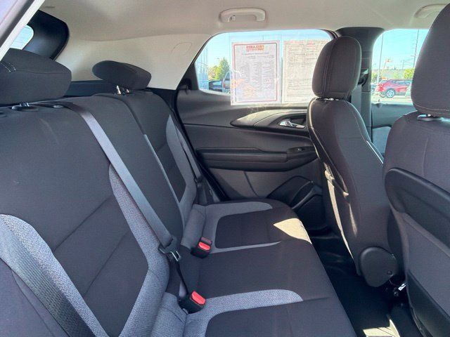 Used 2024 Chevrolet TrailBlazer LT w/ LT Cold Weather Package FWD image 31