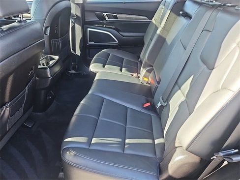 Used 2022 Kia Telluride EX image 31