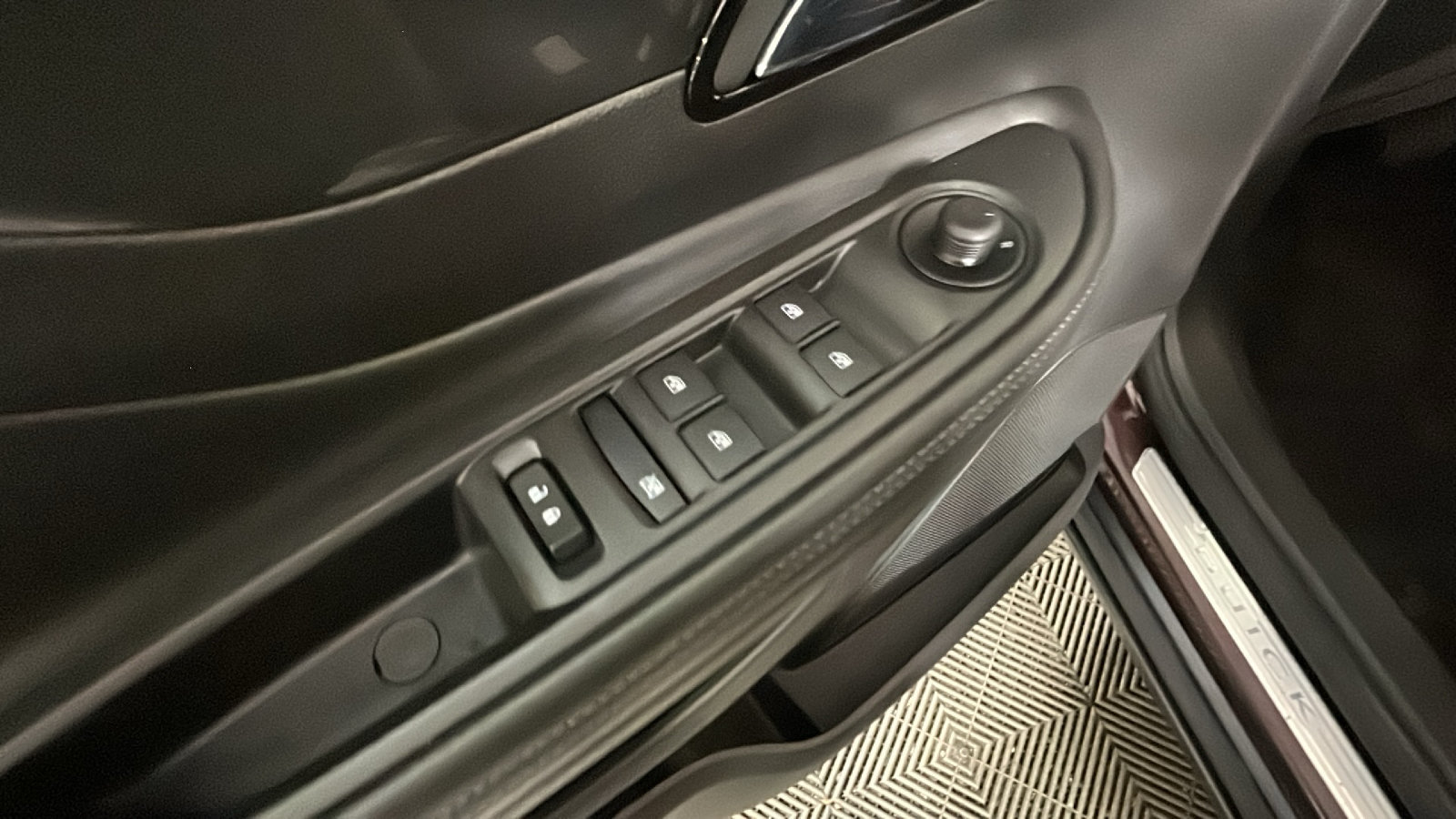 Used 2018 Buick Encore Preferred FWD image 13