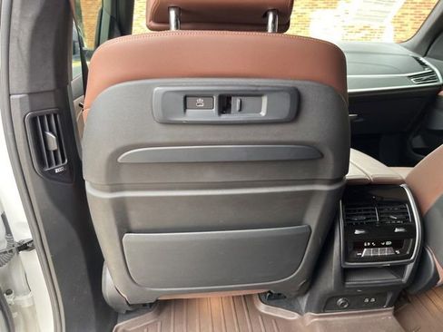 Used 2022 BMW X7 xDrive40i w/ M Sport Package AWD/4WD image 33