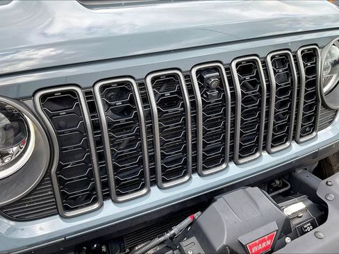 Used 2024 Jeep Wrangler Unlimited Rubicon 392 AWD/4WD image 30