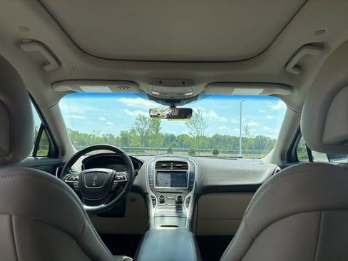 Used 2019 Lincoln Nautilus Reserve FWD image 19