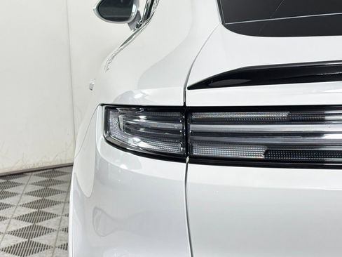 New 2026 Porsche Cayenne GTS image 12