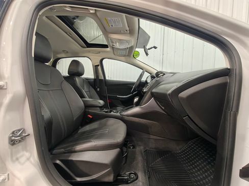 Used 2014 Ford Focus Titanium FWD image 25