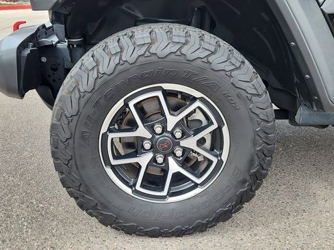 Certified 2024 Jeep Wrangler Unlimited Rubicon w/ Convenience Group AWD/4WD image 15