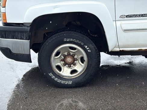 Used 2006 Chevrolet Silverado 2500 LT w/ Skid Plate Package AWD/4WD image 9
