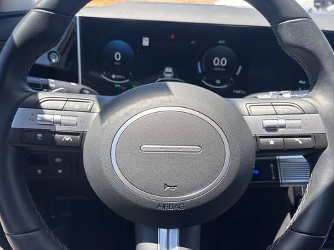 Used 2025 Hyundai Tucson Limited AWD/4WD image 23