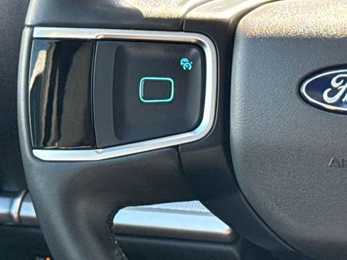 Certified 2025 Ford Expedition Active image 18