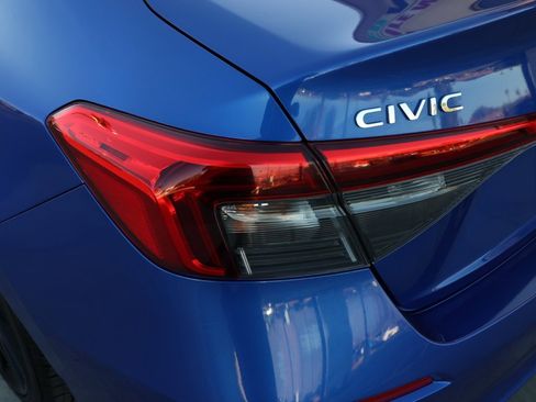 Used 2024 Honda Civic Sport image 7