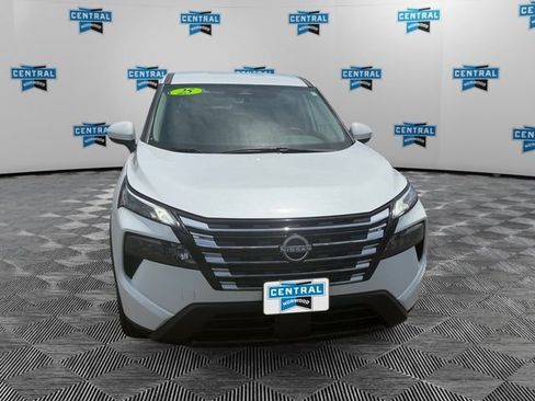 Used 2025 Nissan Rogue SV AWD/4WD image 8