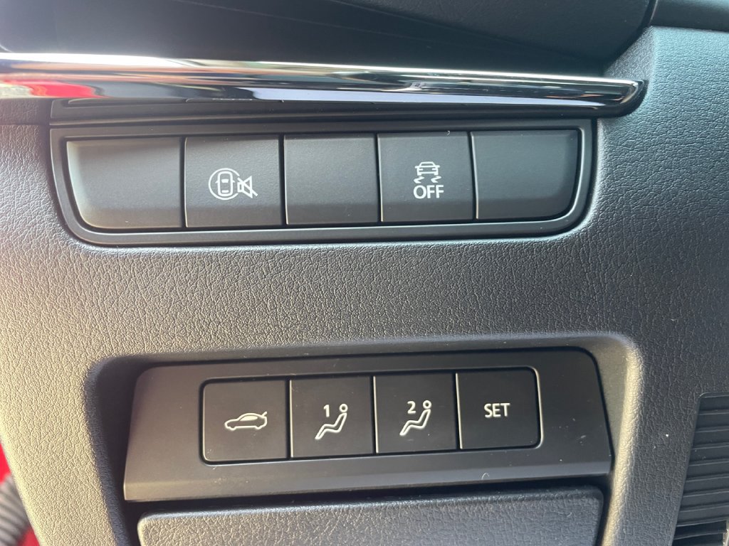 Used 2025 MAZDA MAZDA3 s FWD image 33