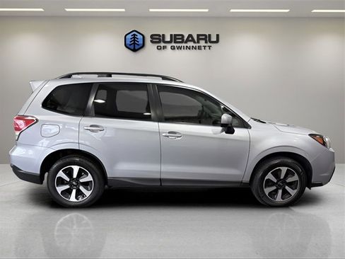 Used 2017 Subaru Forester 2.5i Premium image 6