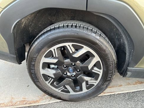 Used 2025 Subaru Forester Premium image 13