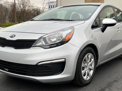 Used 2017 Kia Rio LX FWD image 2