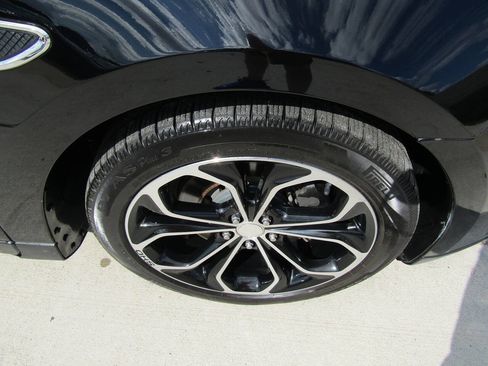 Used 2018 Ford Taurus SHO w/ Driver Assist Package image 20