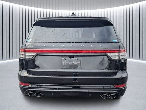 New 2026 Lincoln Aviator 2WD w/ Jet Appearance Package image 4