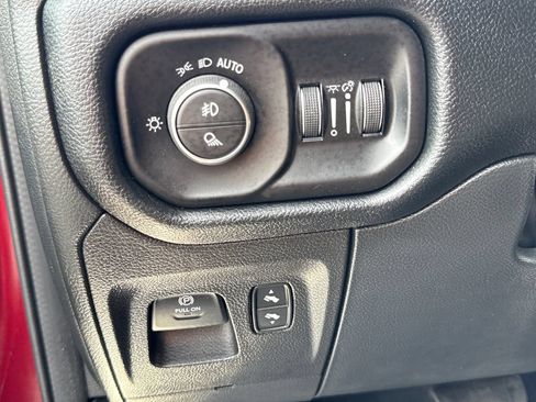 Used 2022 RAM 1500 Laramie AWD/4WD image 16
