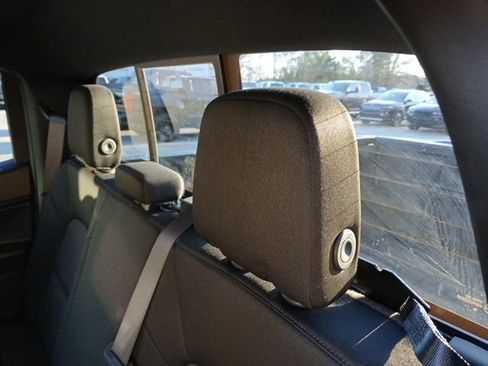 Used 2024 Chevrolet Colorado Trail Boss image 16