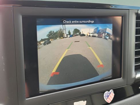 Used 2019 Chrysler Pacifica Touring Plus image 25