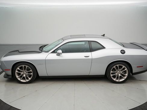 Used 2020 Dodge Challenger R/T image 7