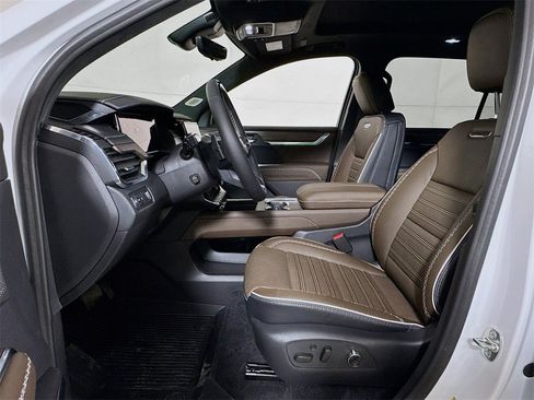 New 2026 GMC Acadia Denali Ultimate w/ LPO, Floor Liner Package image 12