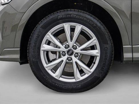 Certified 2025 Audi Q3 2.0T Premium Plus w/ Premium Plus Package image 9