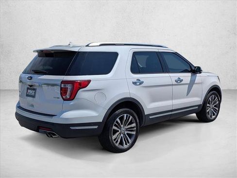 Used 2019 Ford Explorer Platinum AWD/4WD image 5