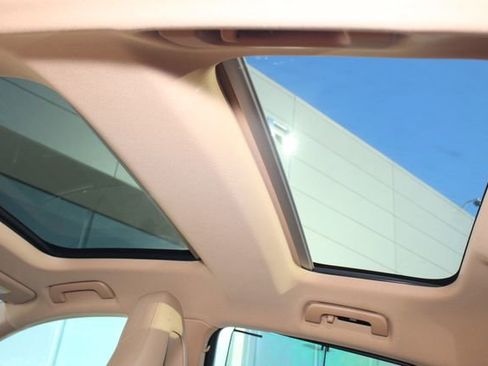 Used 2018 Porsche Panamera 4S image 25