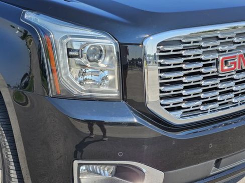 Used 2020 GMC Yukon XL Denali w/ Denali Ultimate Package AWD/4WD image 8