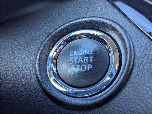 Used 2018 Toyota C-HR XLE image 30