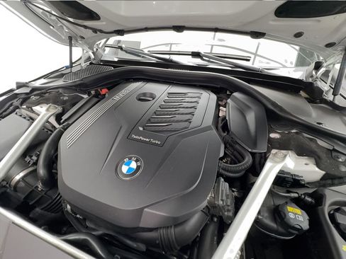 Used 2022 BMW 740i xDrive w/ Premium Package AWD/4WD image 19