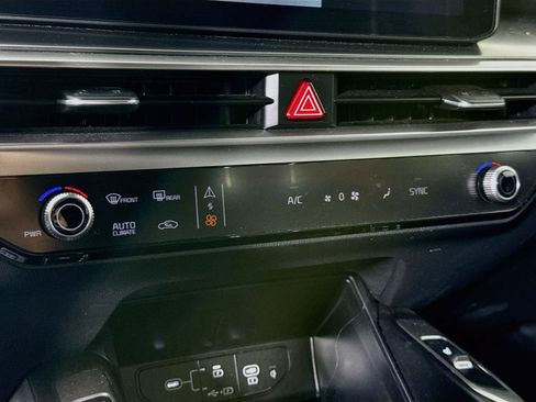 Certified 2025 Kia Sorento S AWD/4WD image 10