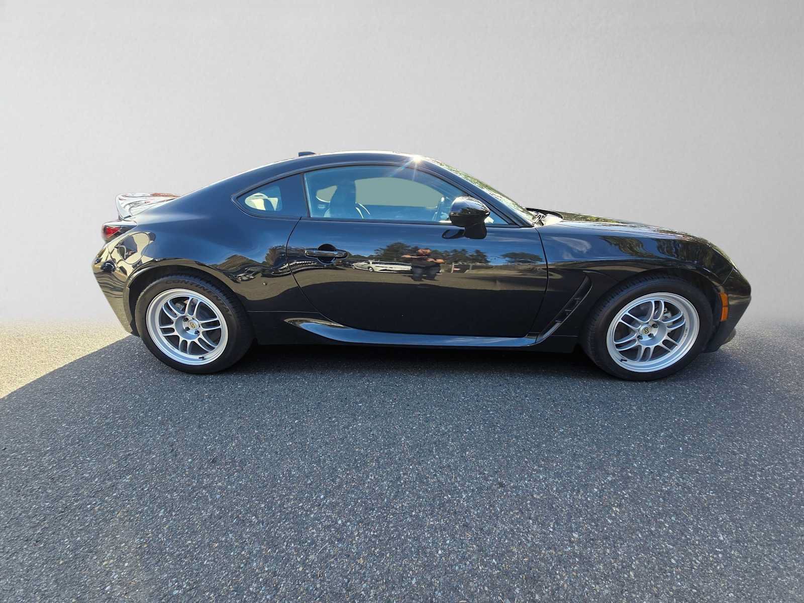 Used 2023 Toyota GR86 Premium w/ ALL Weather Mat Package (TMS) RWD image 2