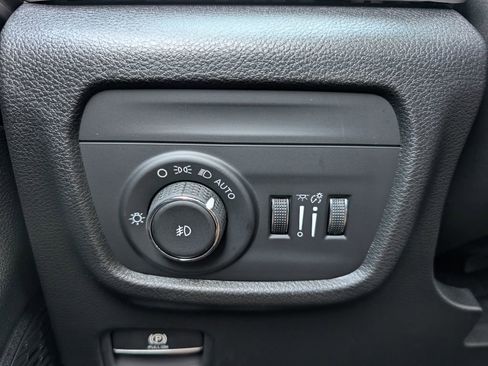 New 2025 Jeep Grand Cherokee Limited w/ Black Appearance Package image 32