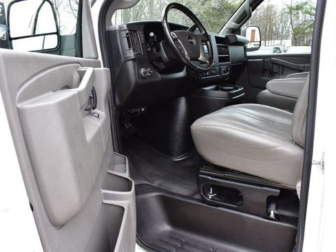 Used 2018 GMC Savana 2500 w/ Communications Package RWD image 15