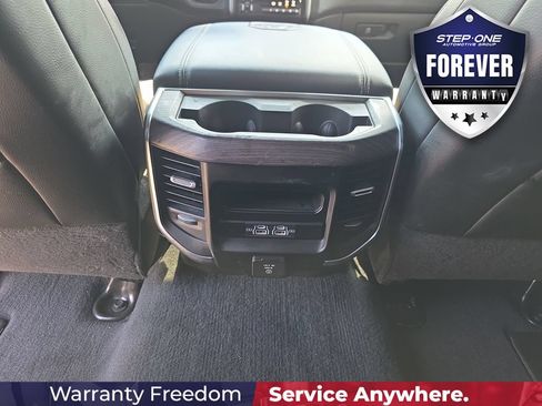 Used 2025 RAM 2500 Laramie AWD/4WD image 32